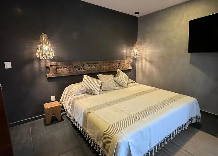Luxury 2 Bed 2 Bath With Private Jacuzzi *